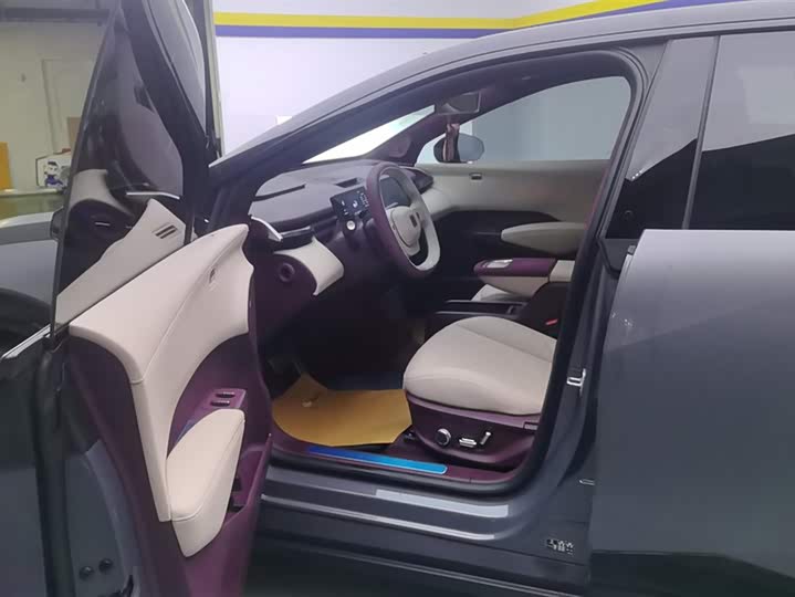 Фото 9 - Zeekr X