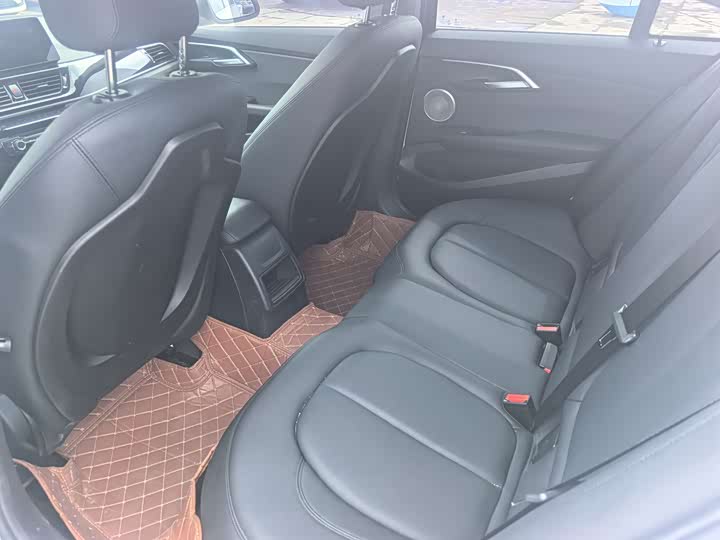 Фото 8 - BMW 1 Series