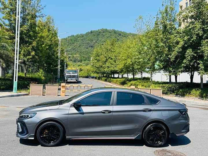 Фото 13 - Geely Binrui