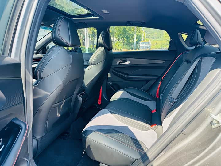 Фото 5 - Geely Binrui