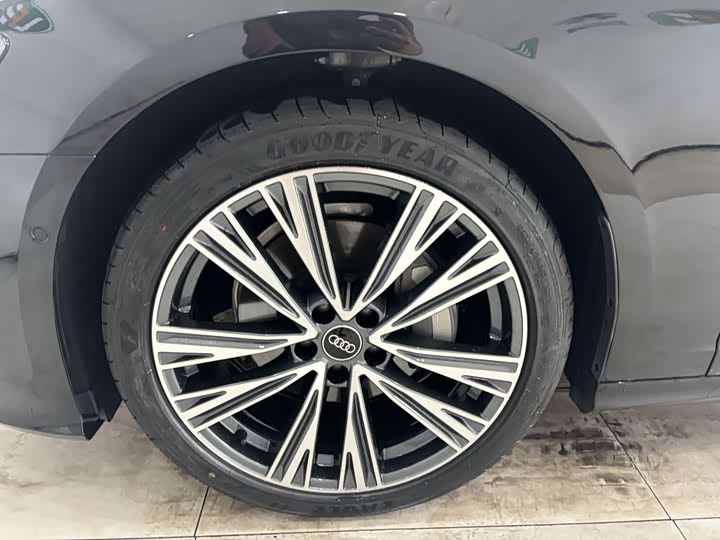 Фото 30 - Audi A6L