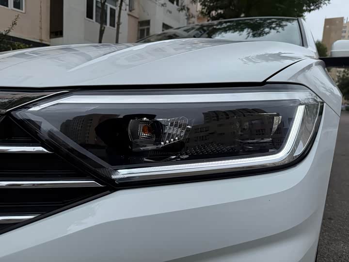 Фото 4 - Volkswagen Sagitar L