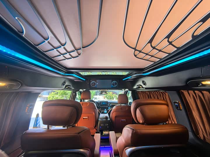 Фото 4 - Mercedes-Benz V-Class