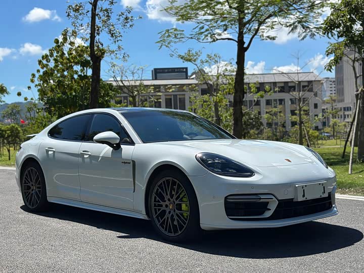 Фото 3 - Porsche Panamera Hybrid