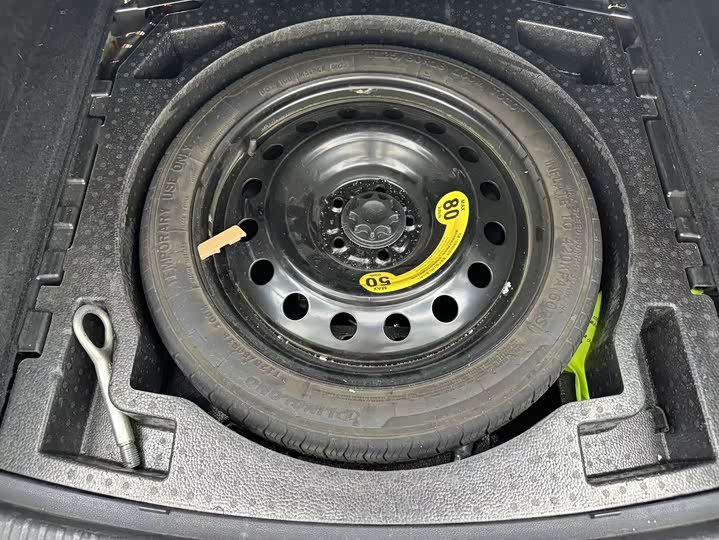 Фото 8 - Hongqi H9