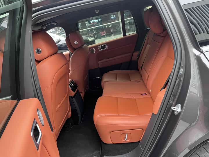 Фото 12 - LiXiang L6