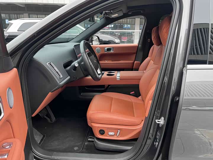 Фото 16 - LiXiang L6