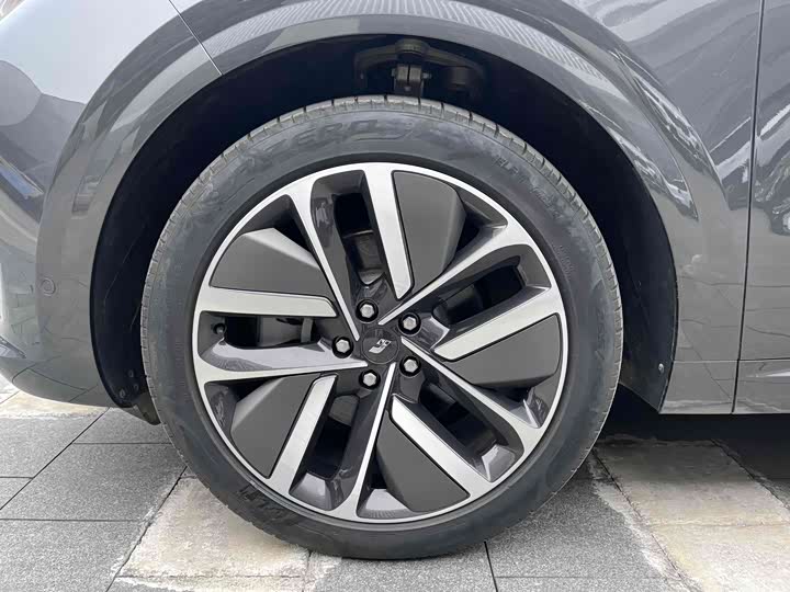 Фото 8 - LiXiang L6