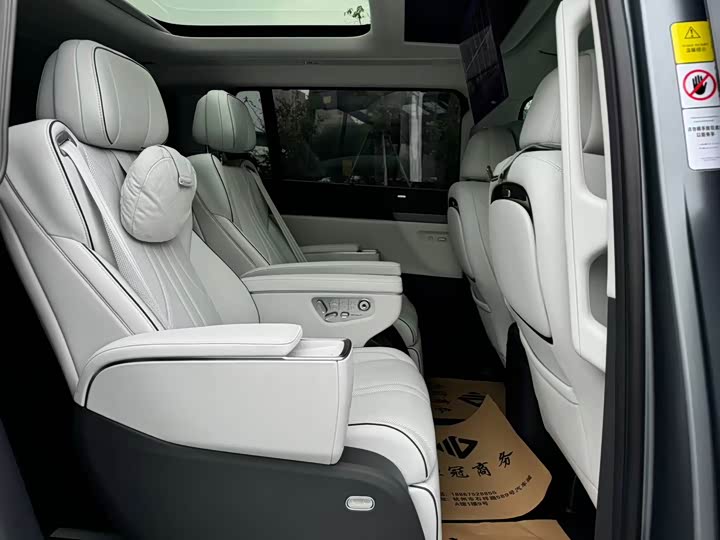 Фото 10 - XPeng X9