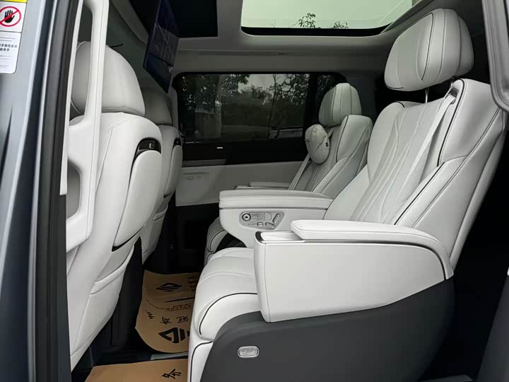 Фото 13 - XPeng X9