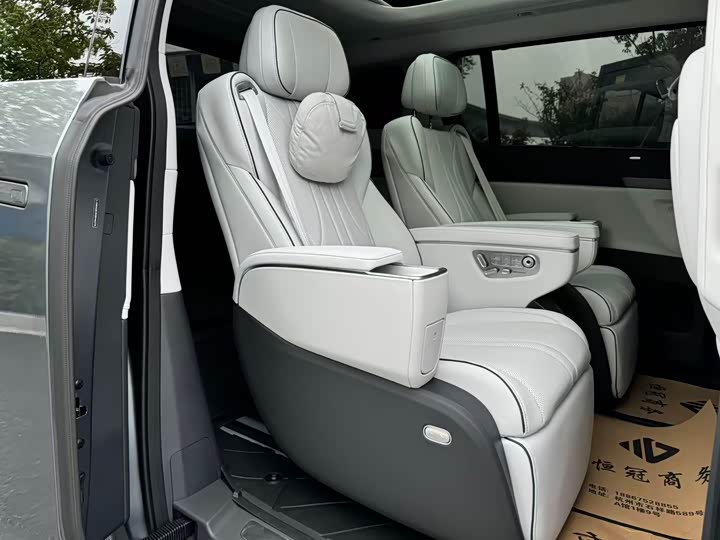 Фото 14 - XPeng X9