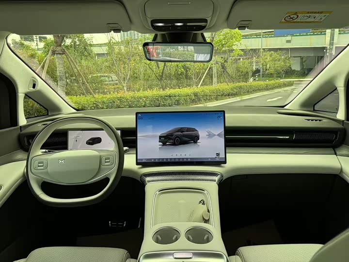 Фото 15 - XPeng X9