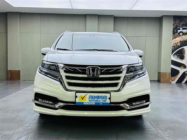 Фото 2 - Honda Elysion