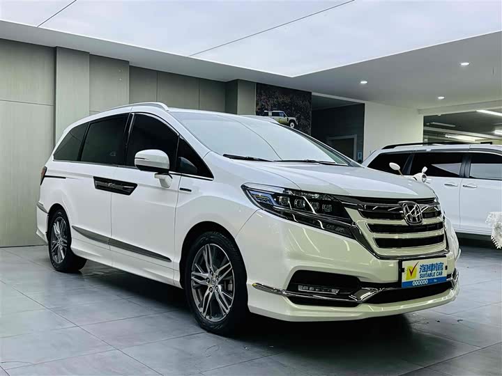 Фото 3 - Honda Elysion