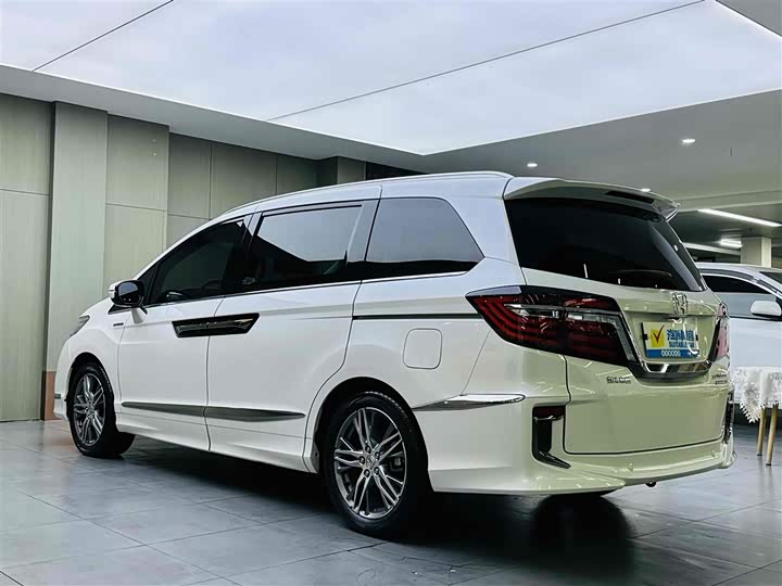 Фото 6 - Honda Elysion