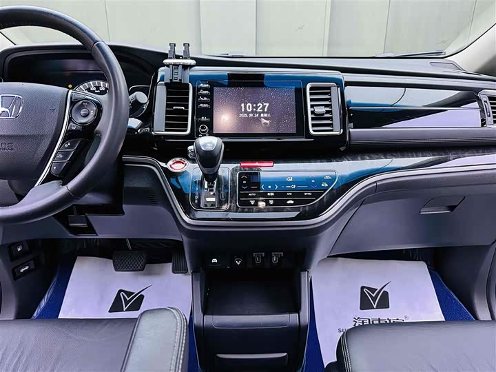 Фото 9 - Honda Elysion