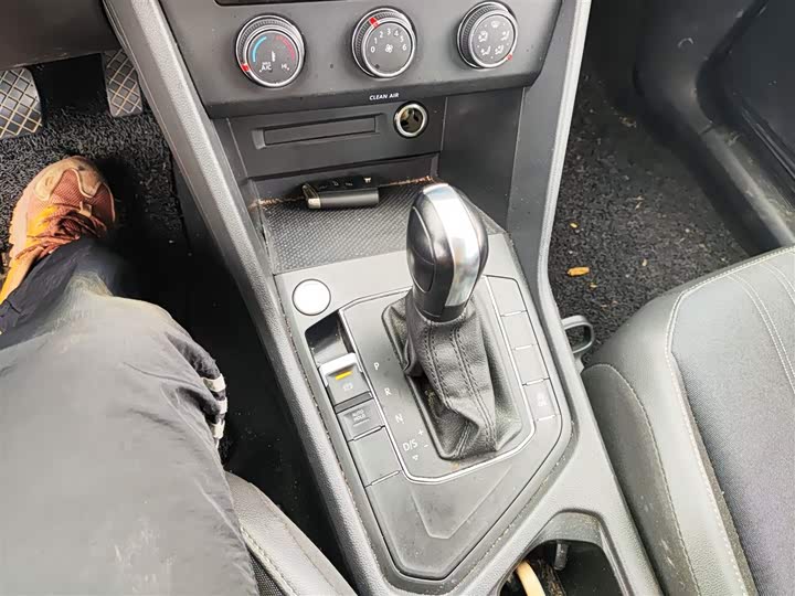 Фото 14 - Volkswagen Tiguan L Pro