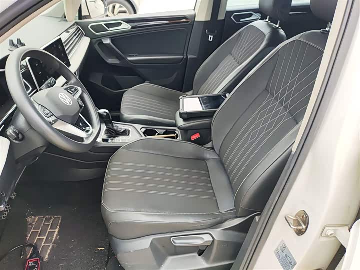 Фото 15 - Volkswagen Tiguan L Pro