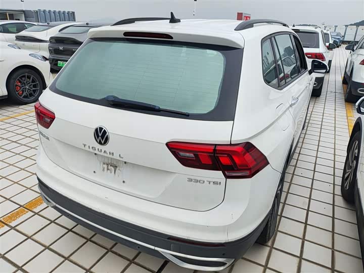 Фото 7 - Volkswagen Tiguan L Pro