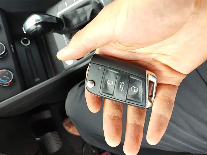 Фото 9 - Volkswagen Tiguan L Pro