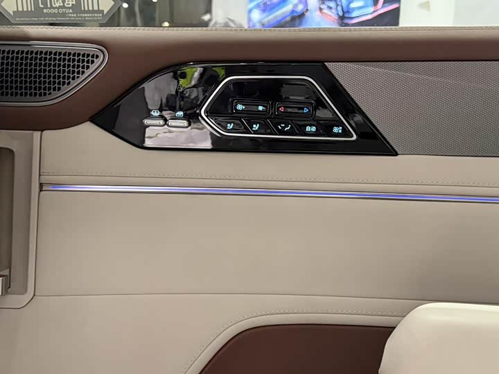 Фото 12 - BYD Xia