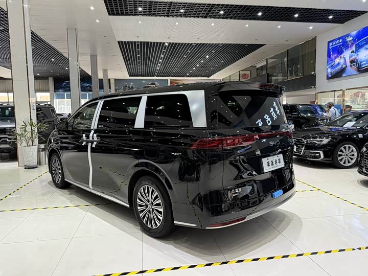 Фото 19 - BYD Xia