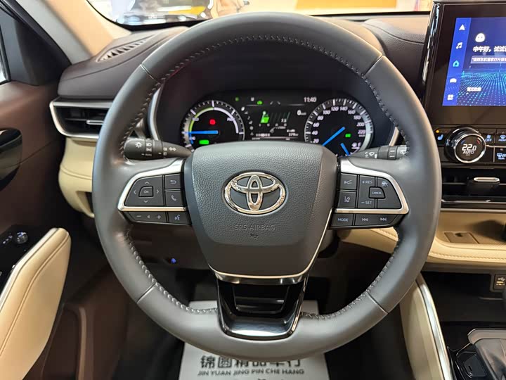 Фото 15 - Toyota Highlander