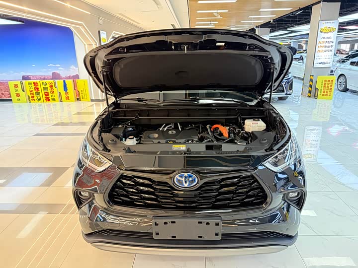 Фото 21 - Toyota Highlander