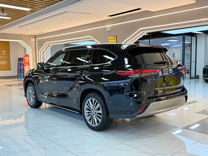 Фото 3 - Toyota Highlander