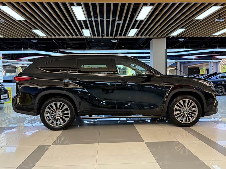 Фото 6 - Toyota Highlander