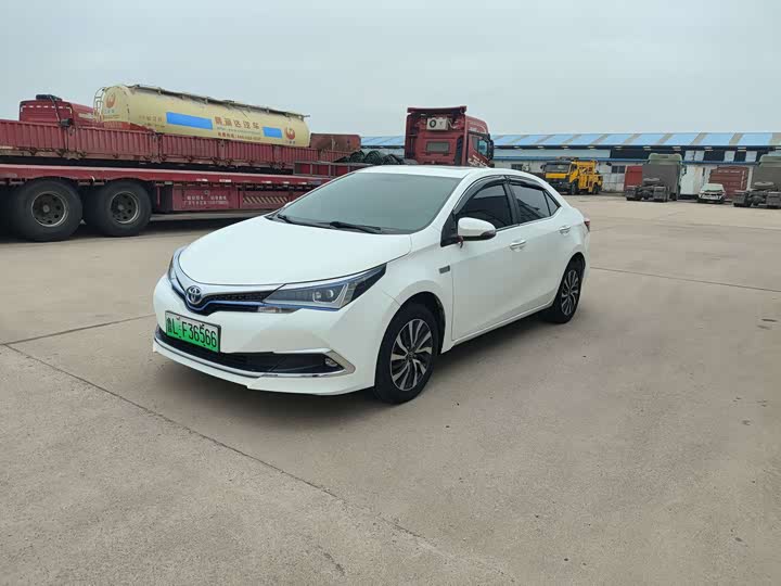 Фото 2 - Toyota Corolla Hybrid