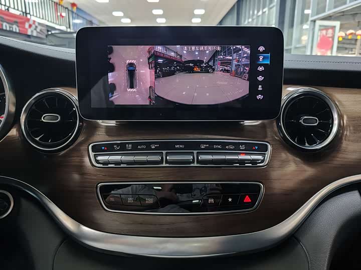 Фото 12 - Mercedes-Benz V-Class