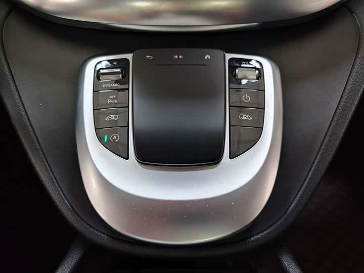 Фото 13 - Mercedes-Benz V-Class