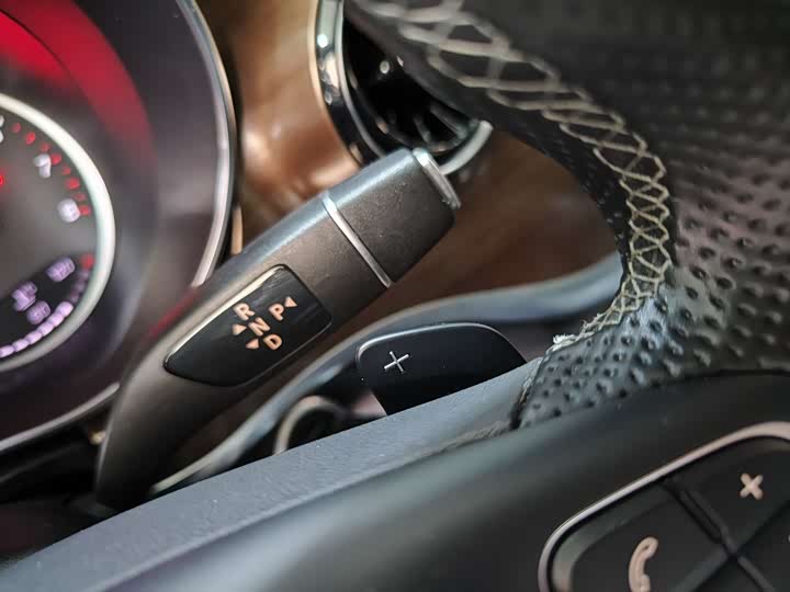 Фото 17 - Mercedes-Benz V-Class