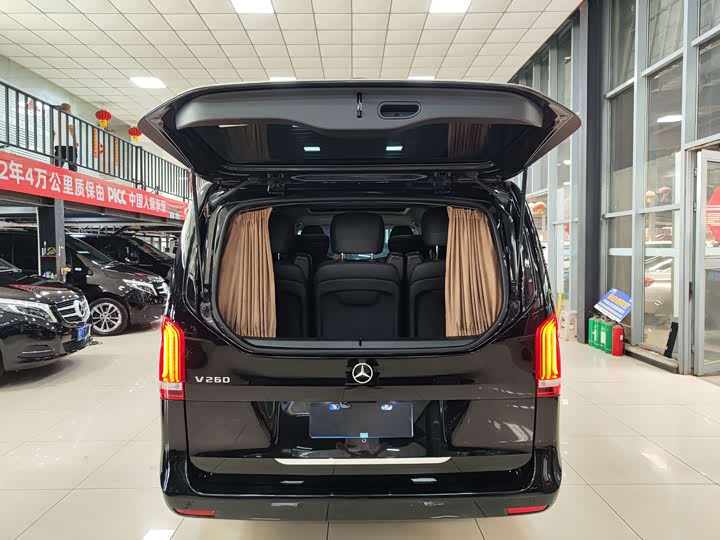 Фото 26 - Mercedes-Benz V-Class
