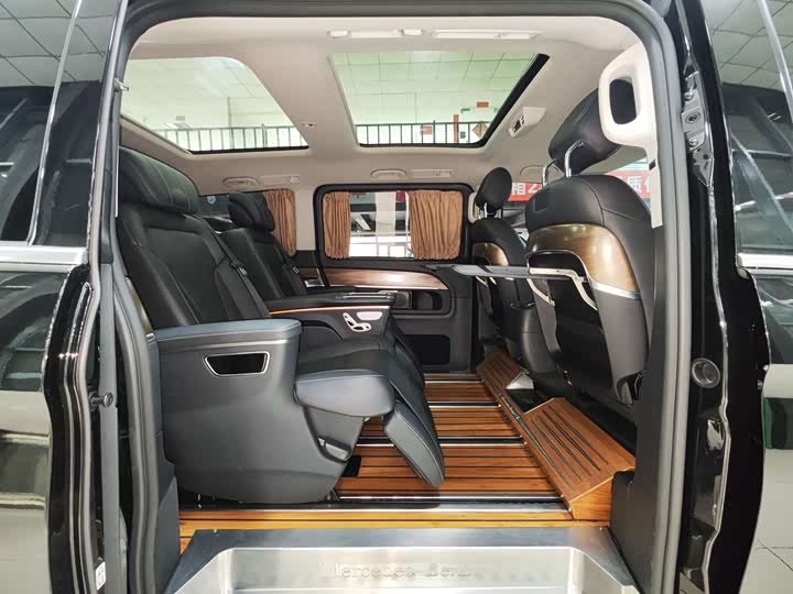 Фото 6 - Mercedes-Benz V-Class