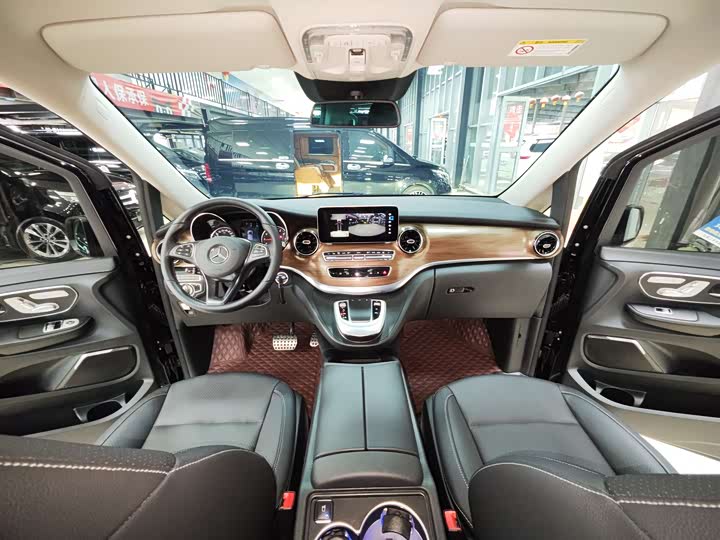 Фото 8 - Mercedes-Benz V-Class