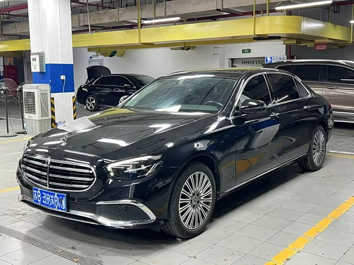 Фото 1 - Mercedes-Benz E-Class