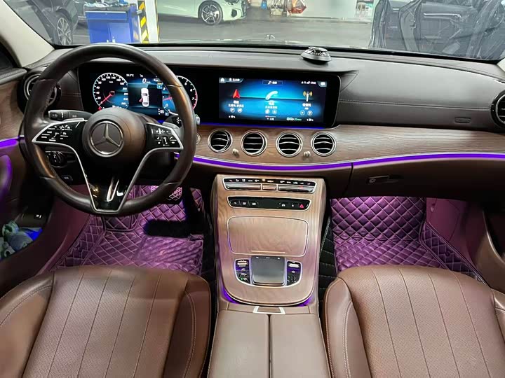 Фото 4 - Mercedes-Benz E-Class