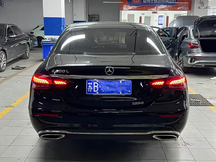 Фото 8 - Mercedes-Benz E-Class