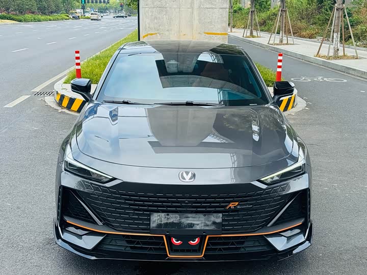 Фото 1 - Changan UNI-V