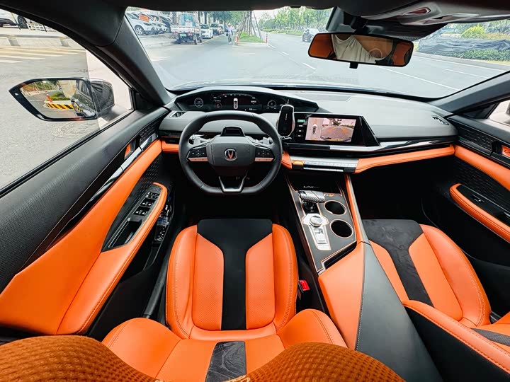 Фото 10 - Changan UNI-V