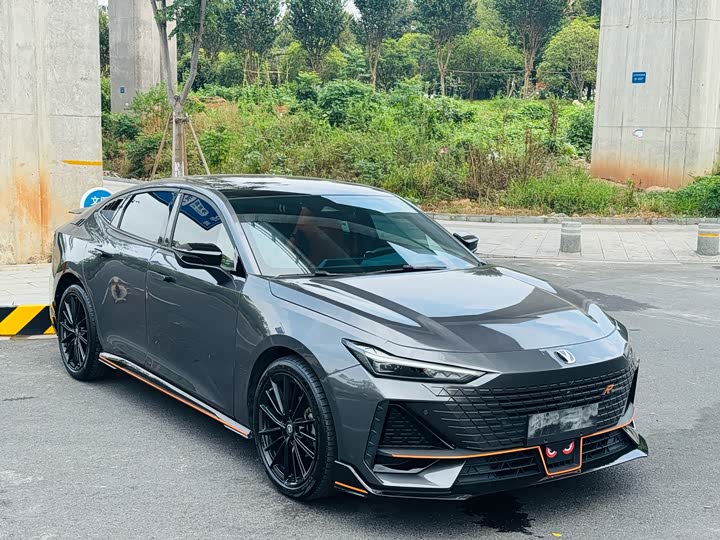 Фото 3 - Changan UNI-V