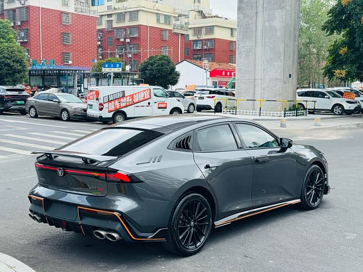 Фото 7 - Changan UNI-V