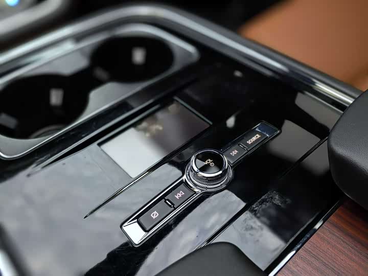 Фото 15 - Lincoln Navigator