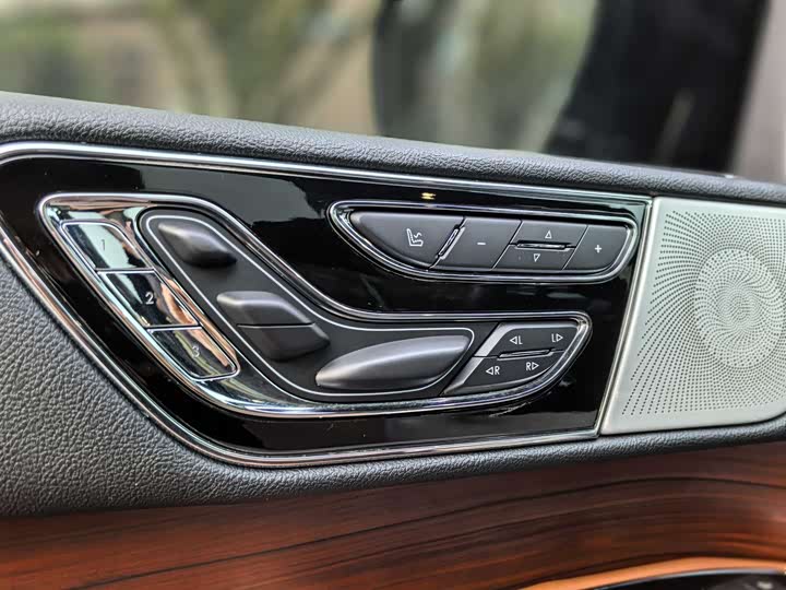 Фото 20 - Lincoln Navigator