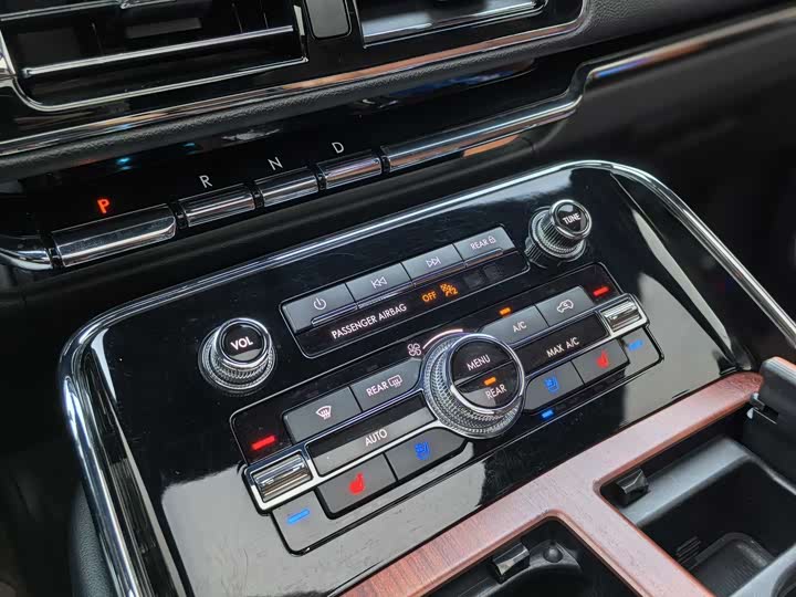 Фото 21 - Lincoln Navigator