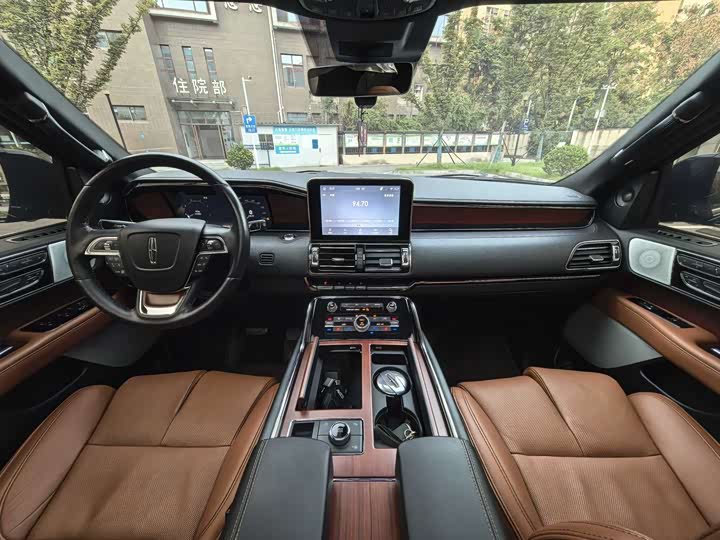 Фото 25 - Lincoln Navigator