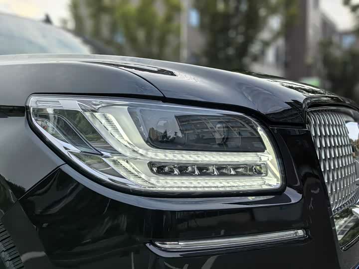 Фото 8 - Lincoln Navigator