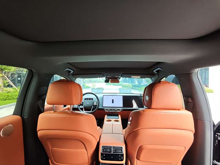 Фото 11 - LiXiang L7